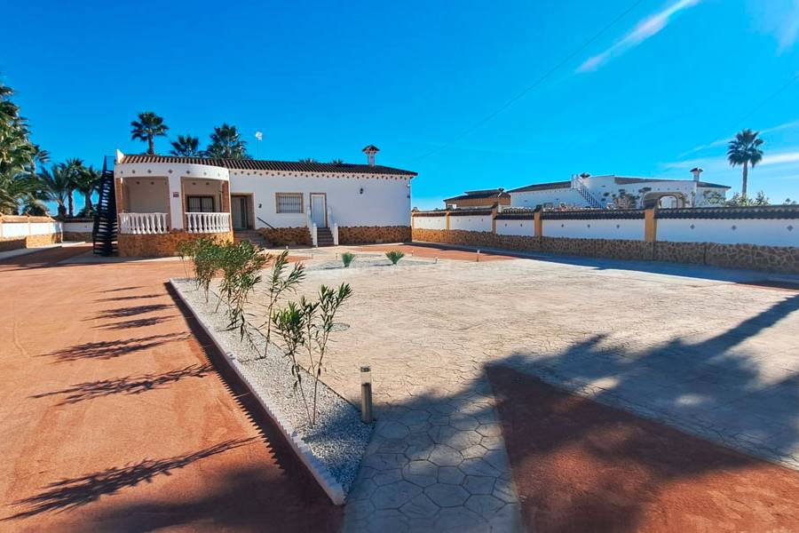 Resale - Country Villa   - Catral