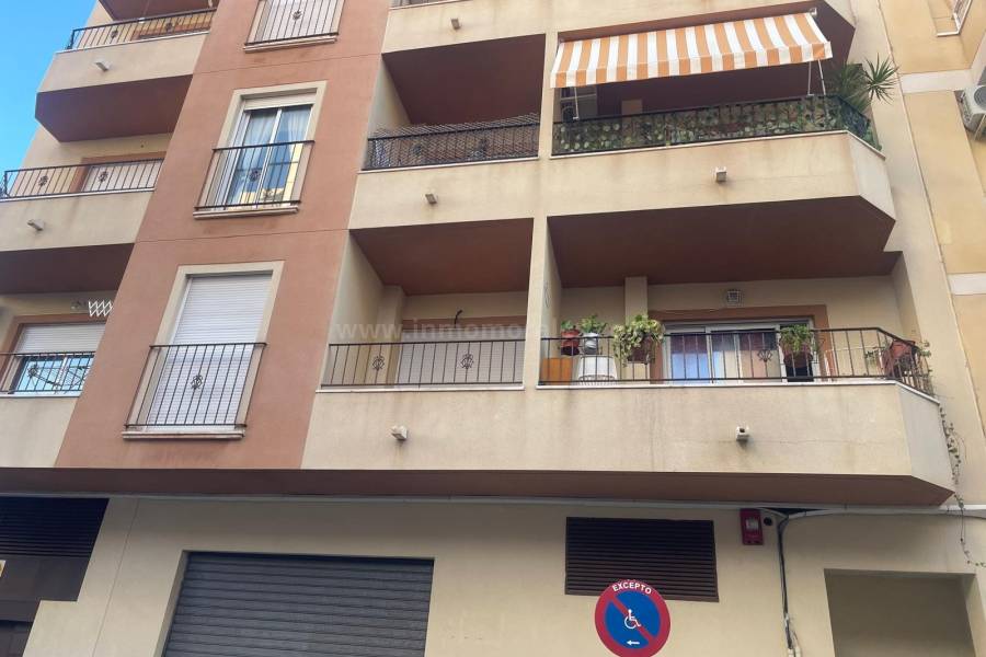 Resale - Apartment  - Torrevieja - Centro