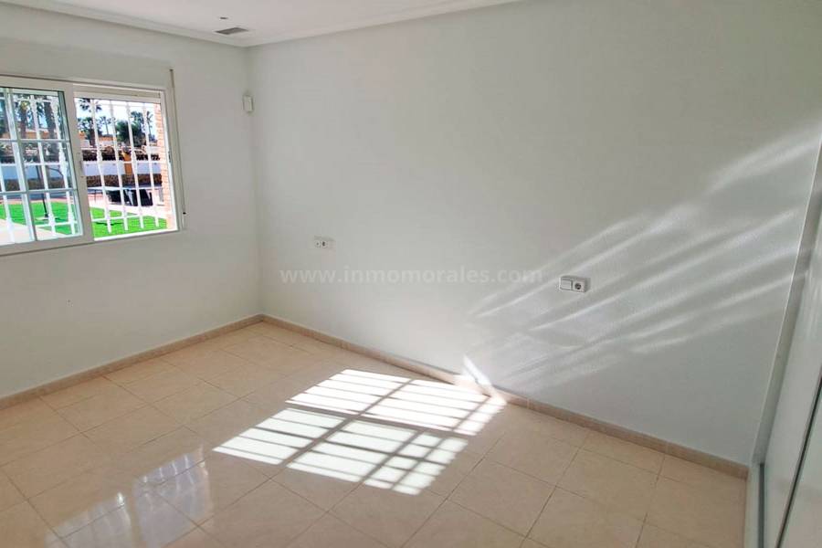 Resale - Country Villa   - Catral