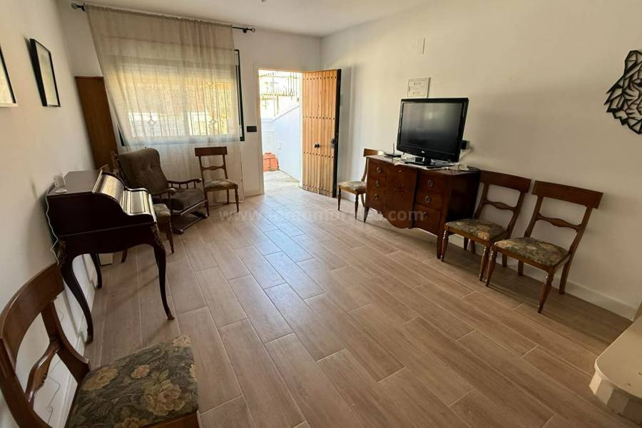 Venta - Semi adosada - Almoradí