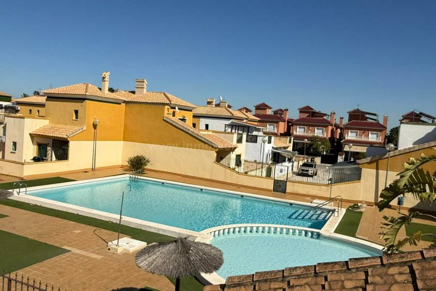 Venta - Semi adosada - Almoradí