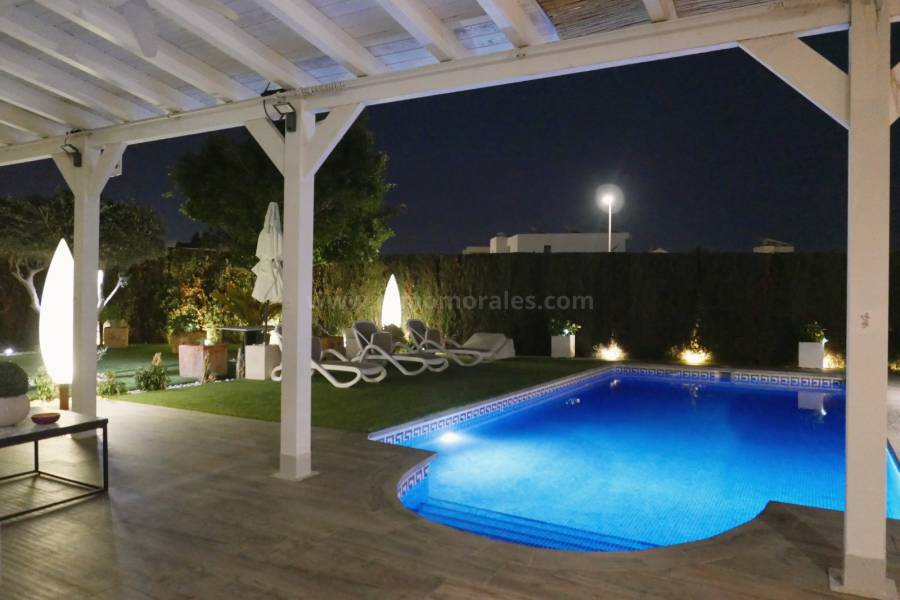 Resale - Detached House / Villa  - San Fulgencio - Urb. La Marina