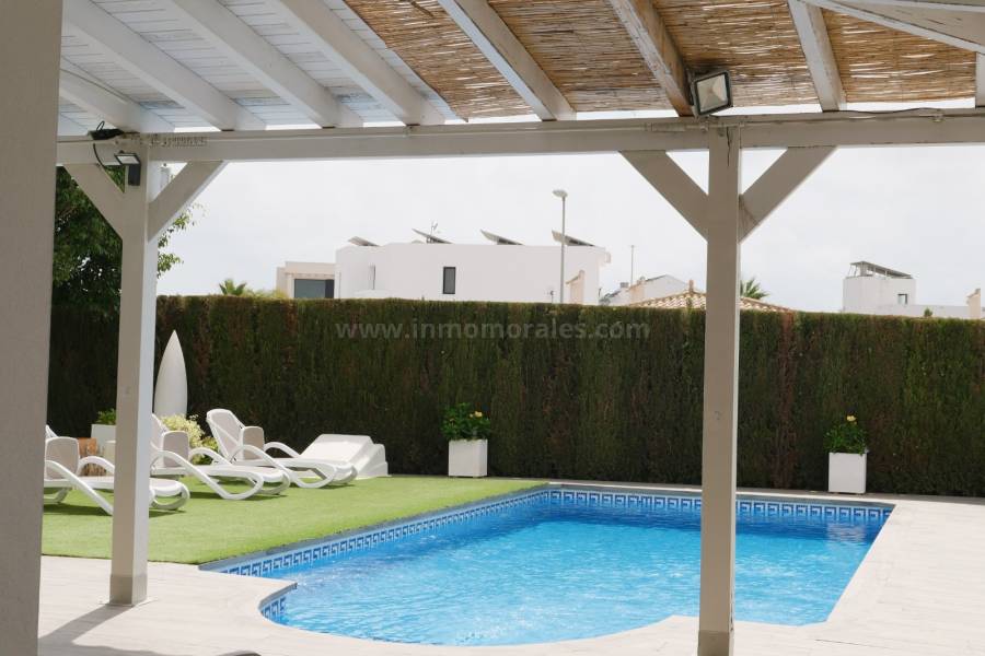Resale - Detached House / Villa  - San Fulgencio - Urb. La Marina