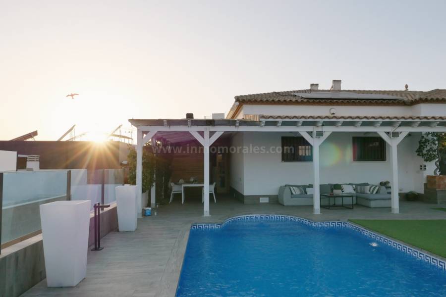 Resale - Detached House / Villa  - San Fulgencio - Urb. La Marina