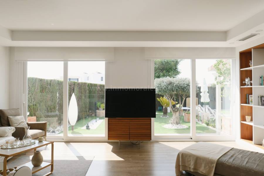 Resale - Detached House / Villa  - San Fulgencio - Urb. La Marina