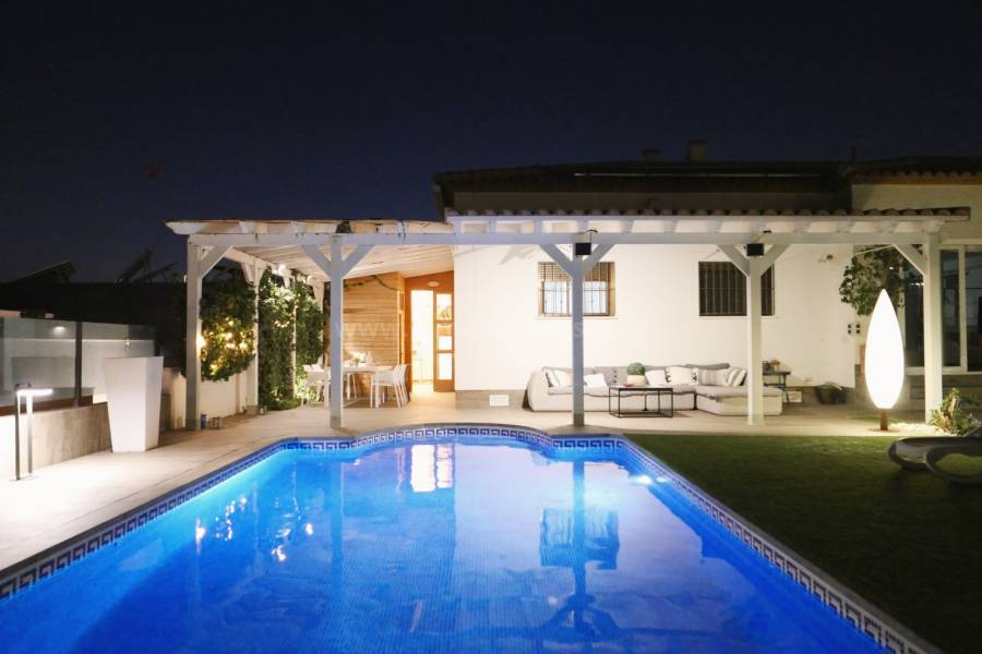 Resale - Detached House / Villa  - San Fulgencio - Urb. La Marina