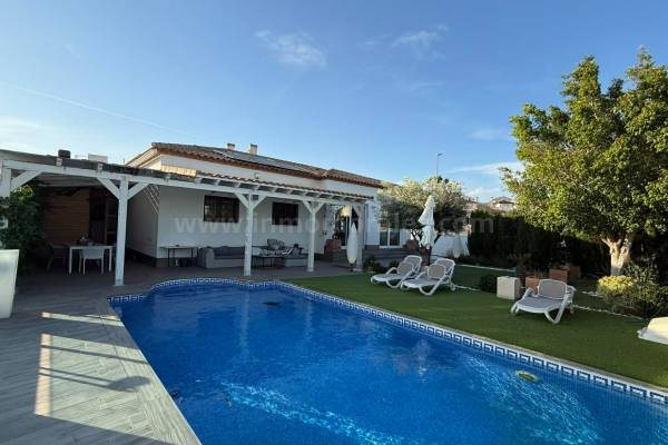 Detached House / Villa  - Resale - San Fulgencio - Urb. La Marina