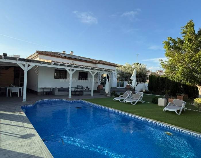 Detached House / Villa  - Resale - San Fulgencio - Urb. La Marina