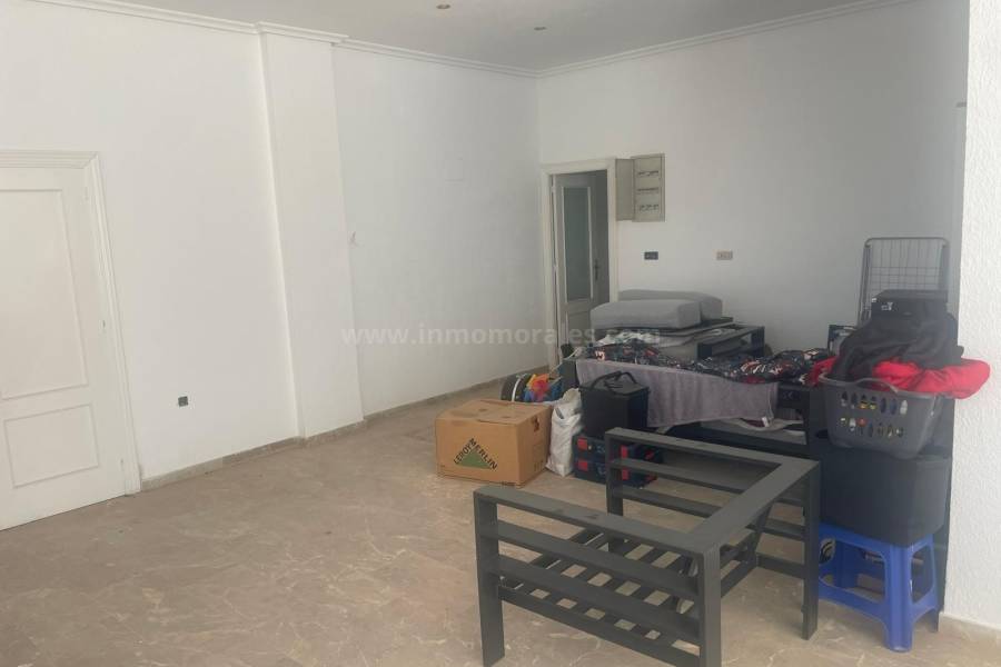 Revente - Espace commercial - La Mata