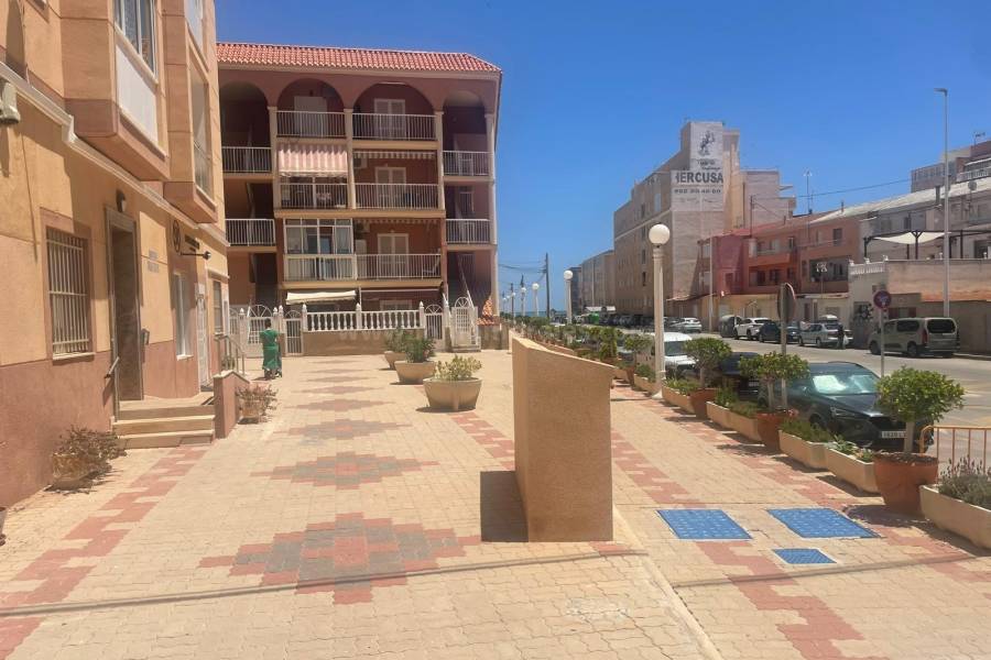 Revente - Espace commercial - La Mata