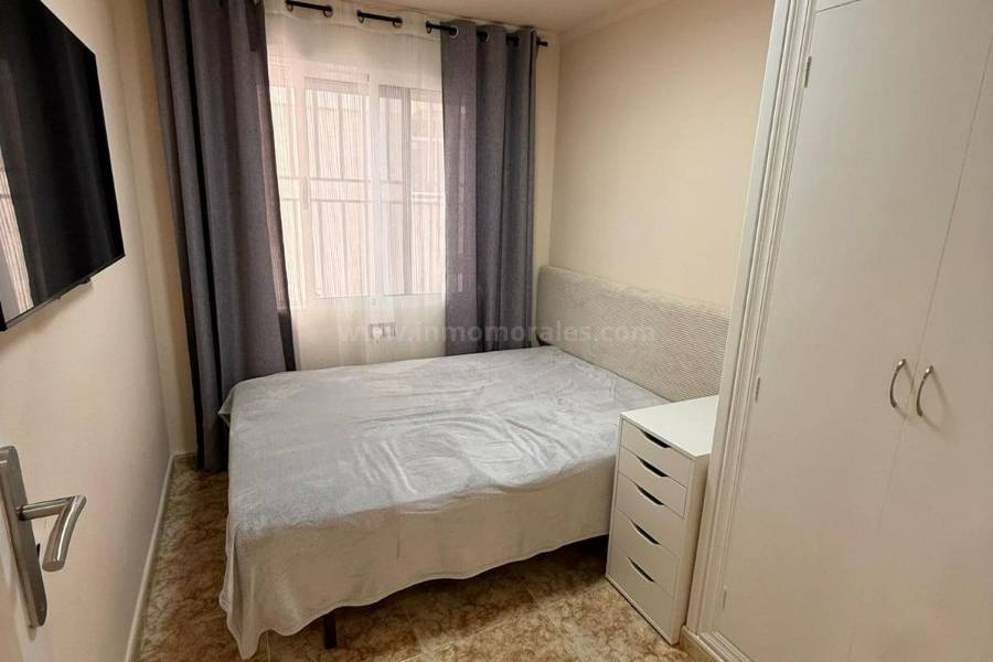 Resale - Apartment  - Torrevieja - Playa de los Locos