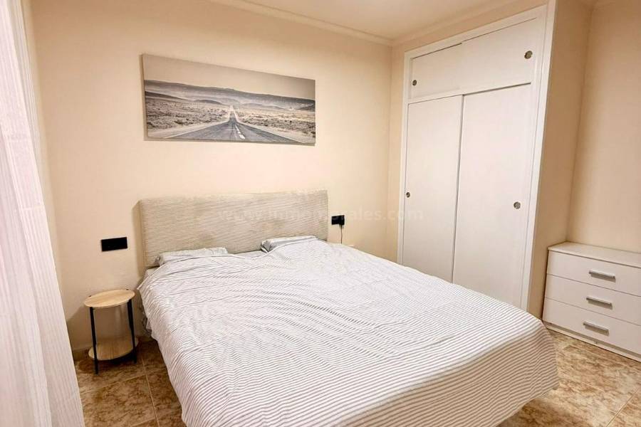 Resale - Apartment  - Torrevieja - Playa de los Locos