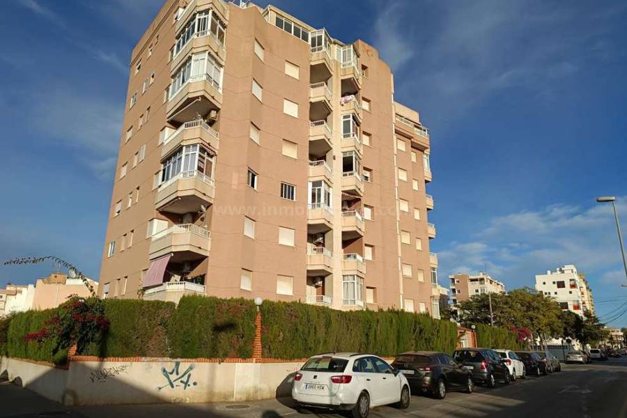 Resale - Apartment  - Torrevieja - Nueva Torrevieja
