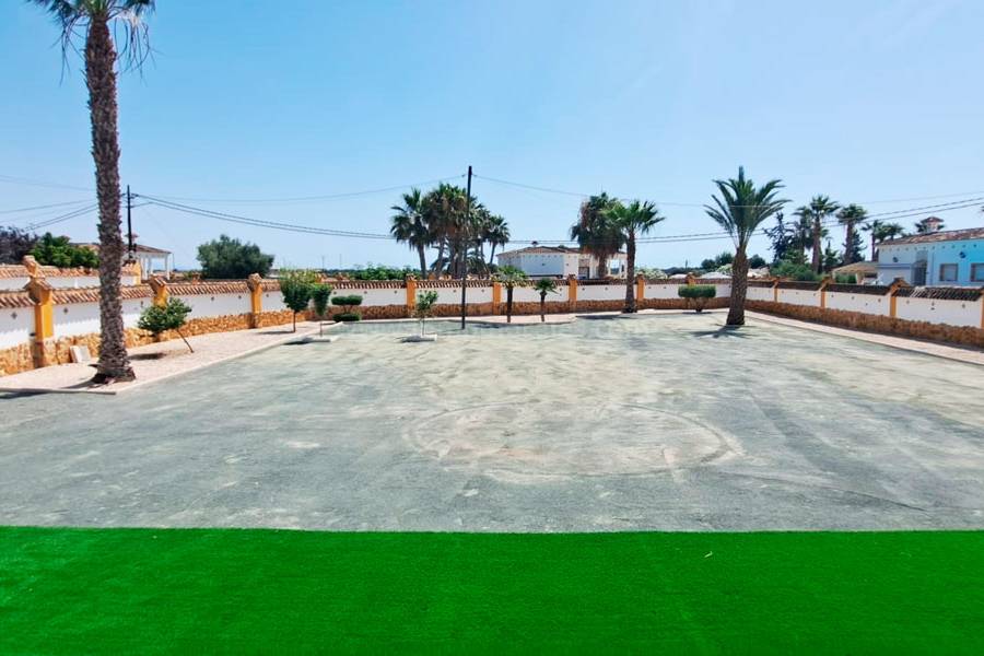 Resale - Country Villa   - Catral