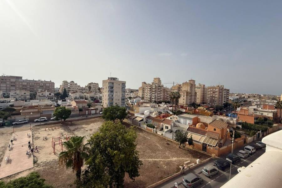 Resale - Apartment  - Torrevieja - Nueva Torrevieja