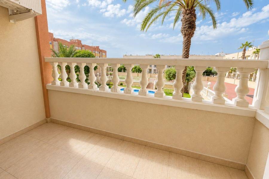 Venta - Apartamento / Piso - Torrevieja - Playa del Cura