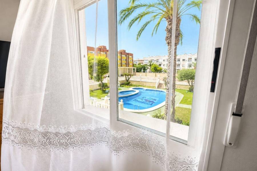 Venta - Apartamento / Piso - Torrevieja - Playa del Cura