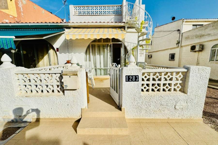 Resale - Semi detached Villa - Torrevieja - San Luis