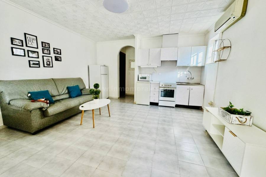 Resale - Semi detached Villa - Torrevieja - San Luis