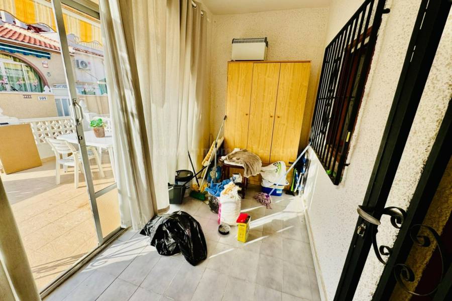 Resale - Semi detached Villa - Torrevieja - San Luis