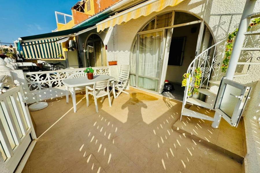 Resale - Semi detached Villa - Torrevieja - San Luis