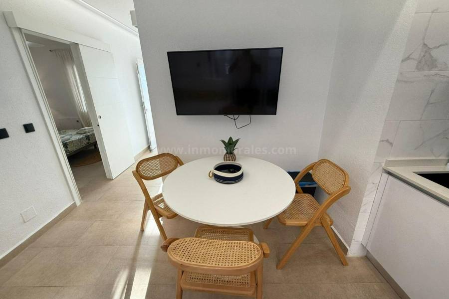 Resale - Semi detached Villa - Torrevieja - Los Frutales