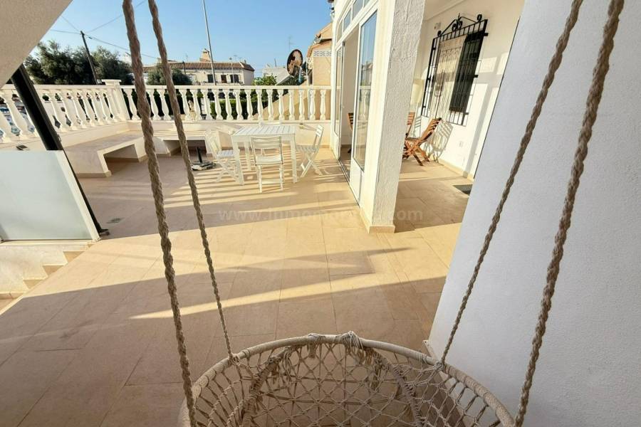 Resale - Semi detached Villa - Torrevieja - Los Frutales