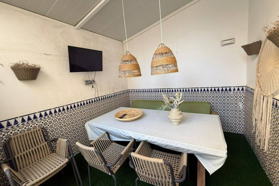 Resale - Semi detached Villa - Torrevieja - Los Frutales