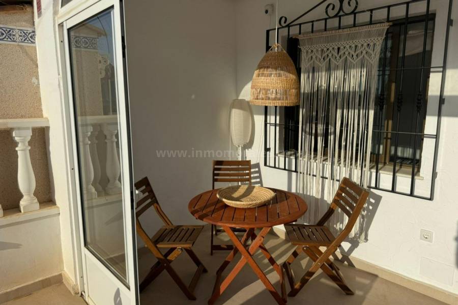 Resale - Semi detached Villa - Torrevieja - Los Frutales