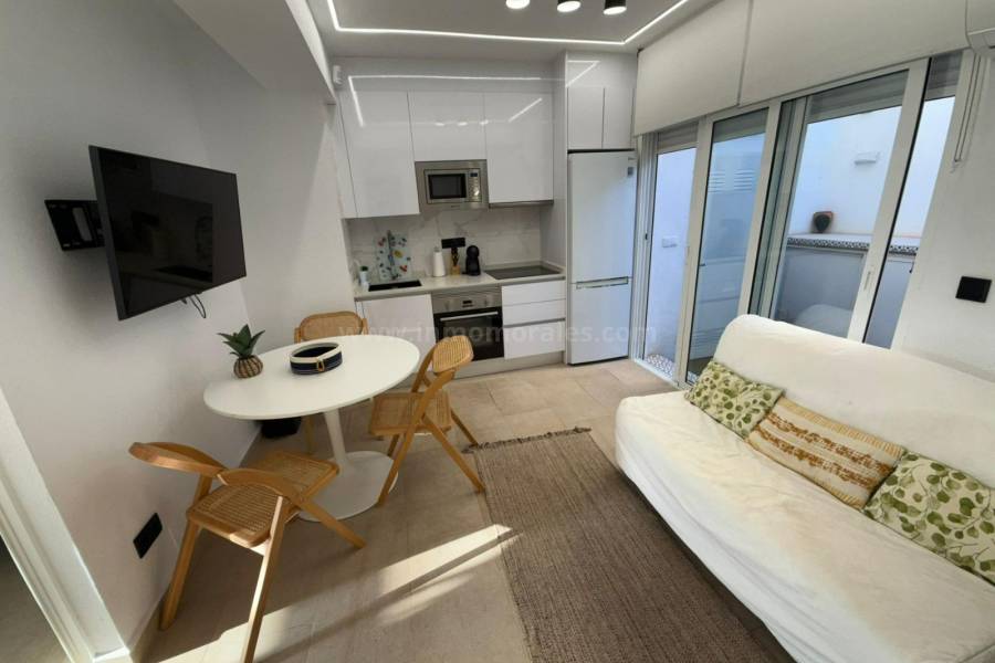 Resale - Semi detached Villa - Torrevieja - Los Frutales