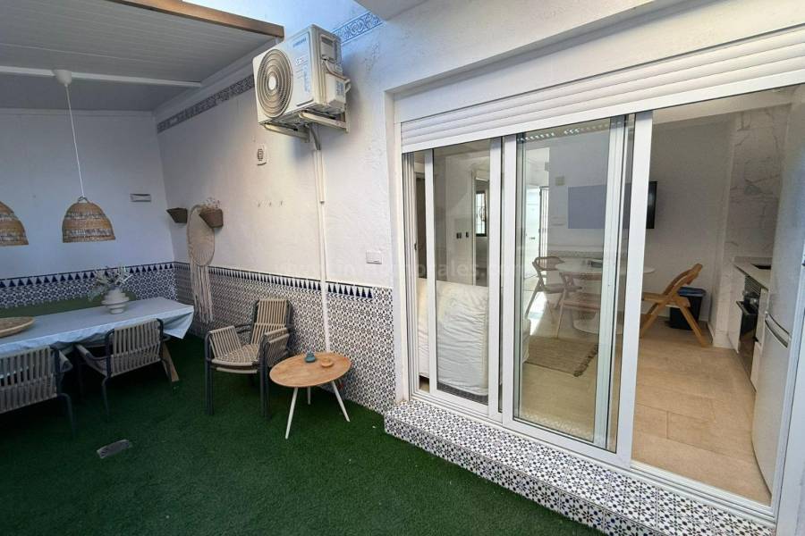 Resale - Semi detached Villa - Torrevieja - Los Frutales