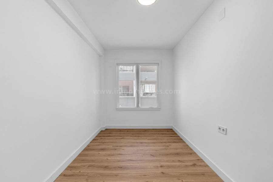 Venta - Apartamento / Piso - Torrevieja - Center Torrevieja