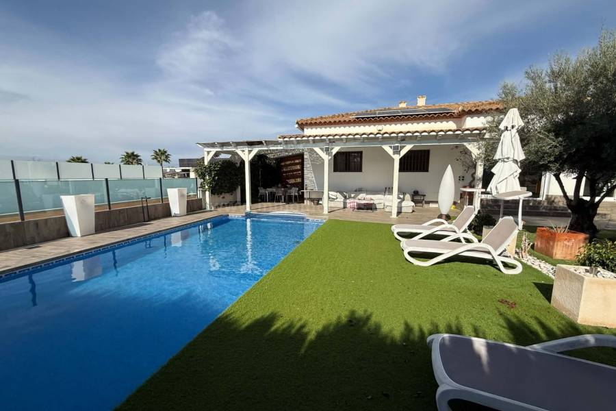 Revente - Maison individuelle / Villa - San Fulgencio - Urb. La Marina